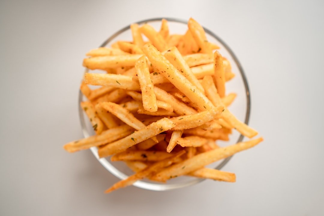Crispy fries in a bowl for compact air fryer guide